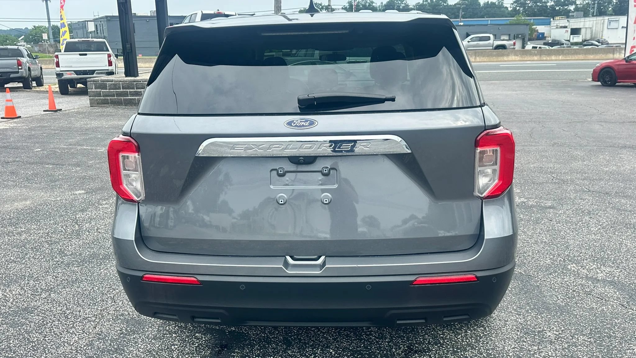Used 2023 Ford Explorer 2WD image 6