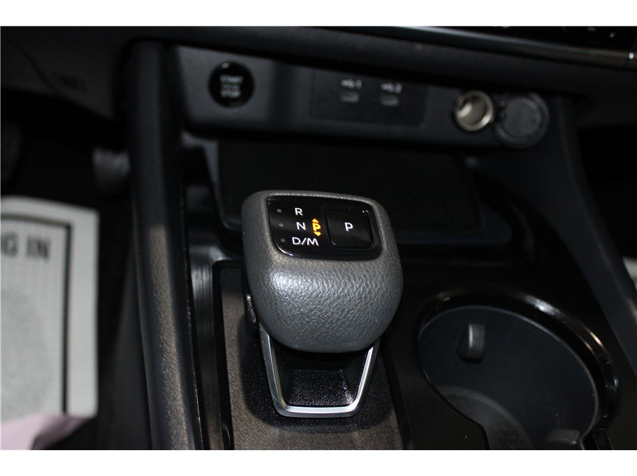 Used 2025 Nissan Rogue SV image 32