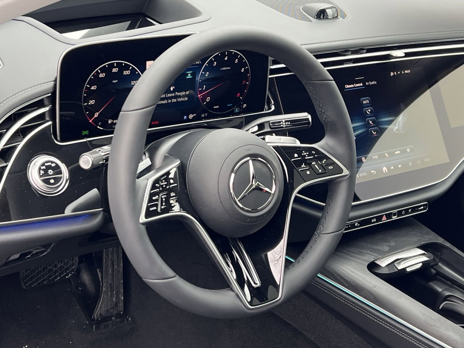 New 2026 Mercedes-Benz E 350 4MATIC Sedan image 14