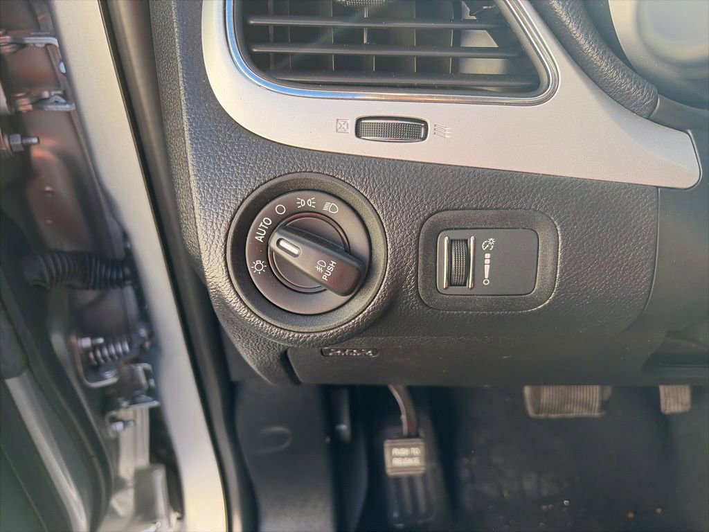 Used 2019 Dodge Journey SE image 16