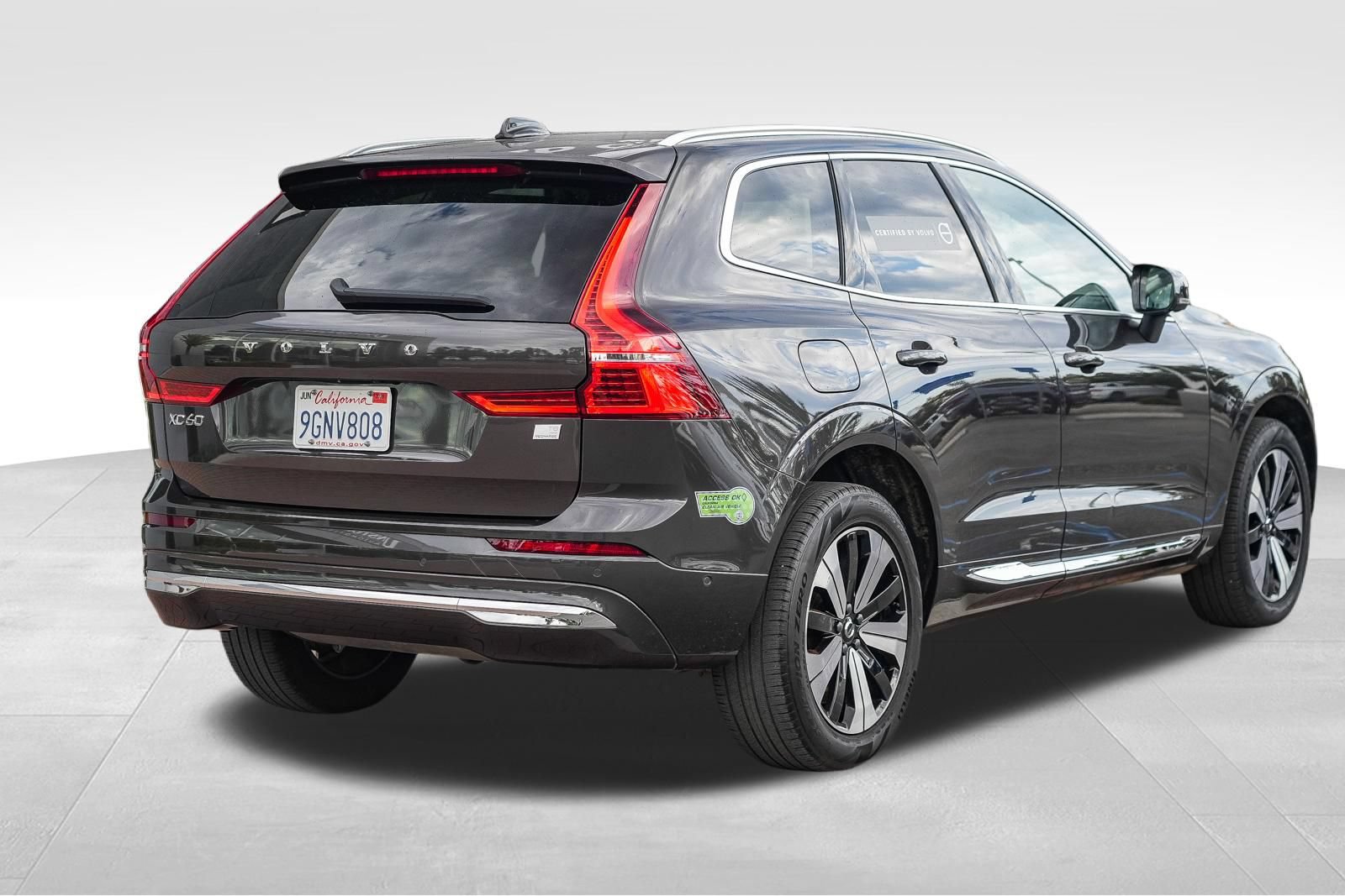 Used 2023 Volvo XC60 T8 Plus AWD/4WD image 10
