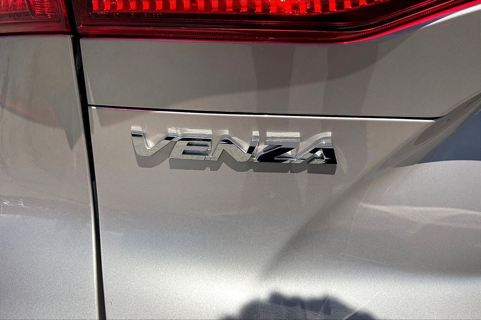 Used 2024 Toyota Venza Limited AWD/4WD image 33