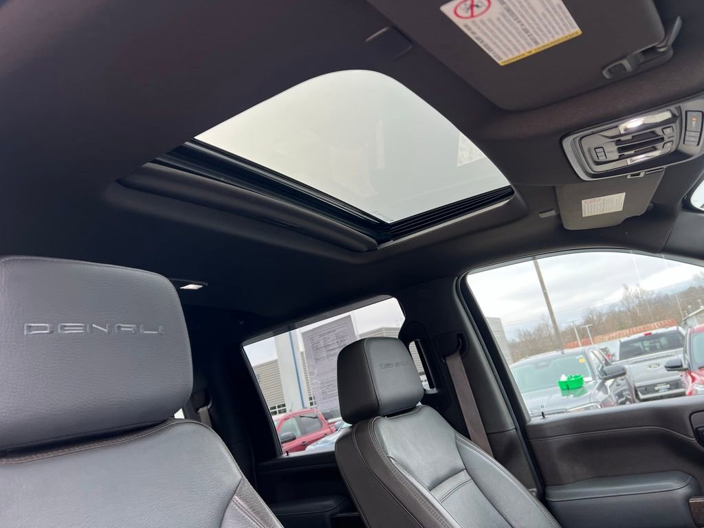 Used 2022 GMC Sierra 2500 Denali w/ Denali Ultimate Package image 11