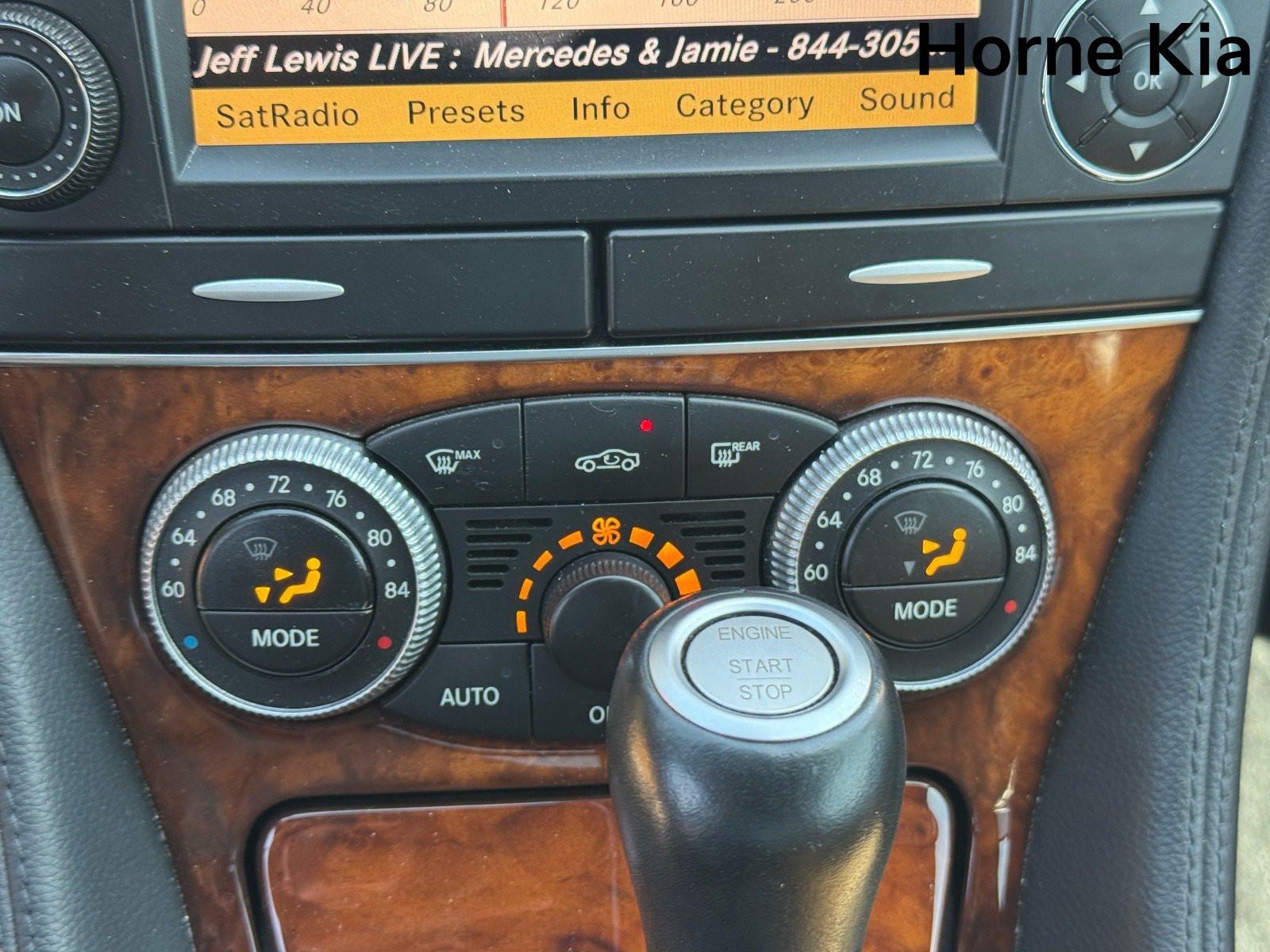 Used 2011 Mercedes-Benz SL 550 image 22