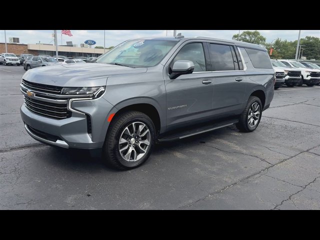 Certified 2021 Chevrolet Suburban LT w/ LT Signature Package AWD/4WD image 4