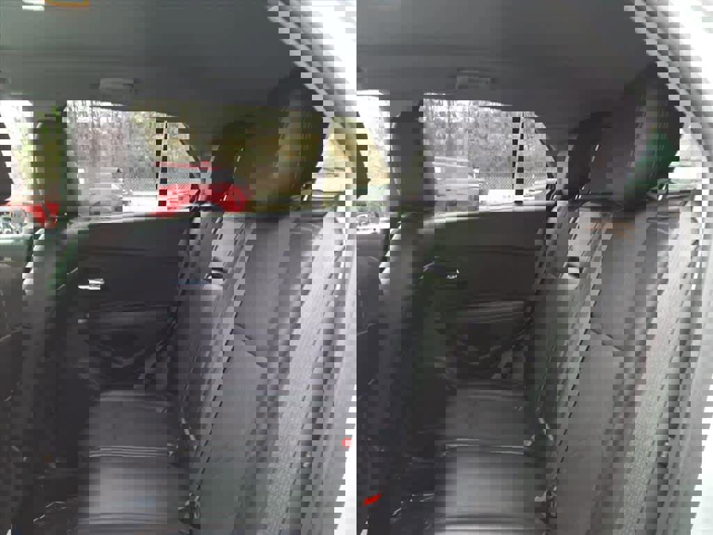 Used 2018 Chevrolet Trax LT w/ LT Convenience Package image 9