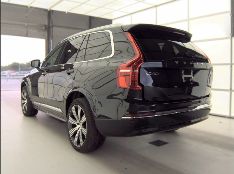 Used 2024 Volvo XC90 T8 Ultimate w/ Protection Package Premier AWD/4WD image 3