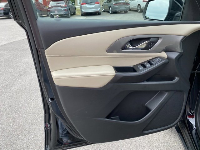 Used 2022 Chevrolet Traverse LS image 22
