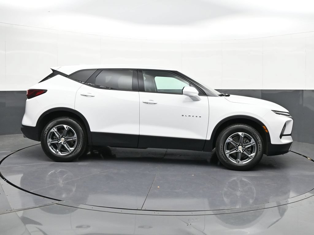 Used 2023 Chevrolet Blazer LT AWD/4WD image 6
