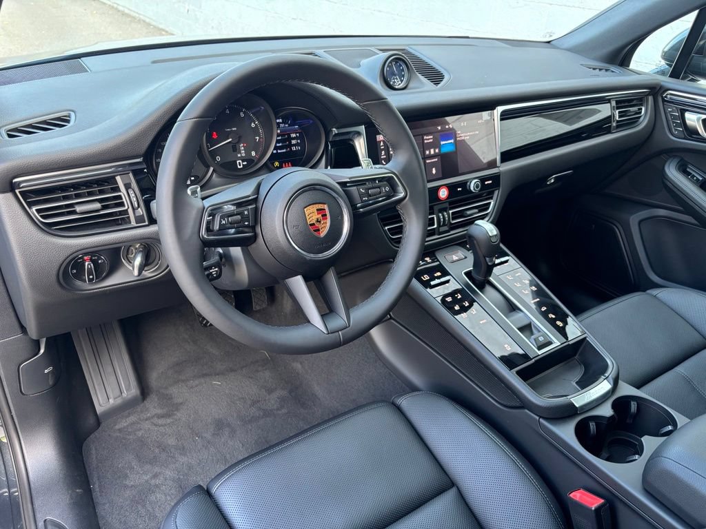 New 2026 Porsche Macan AWD/4WD image 4