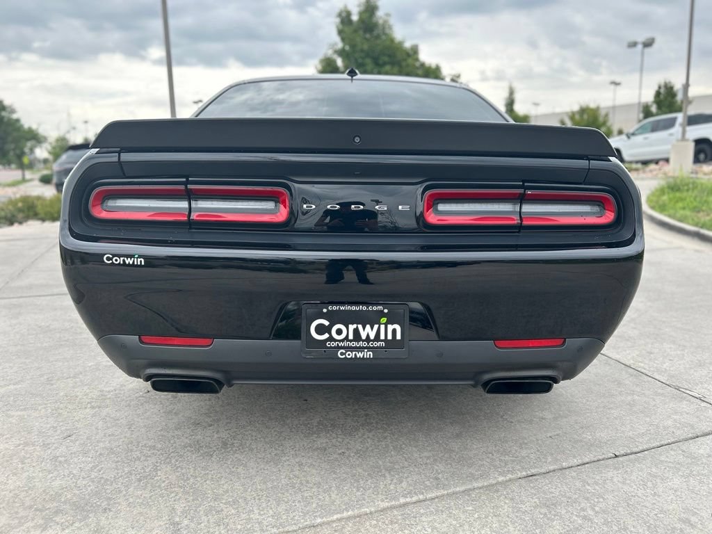 Used 2015 Dodge Challenger SRT Hellcat RWD image 6