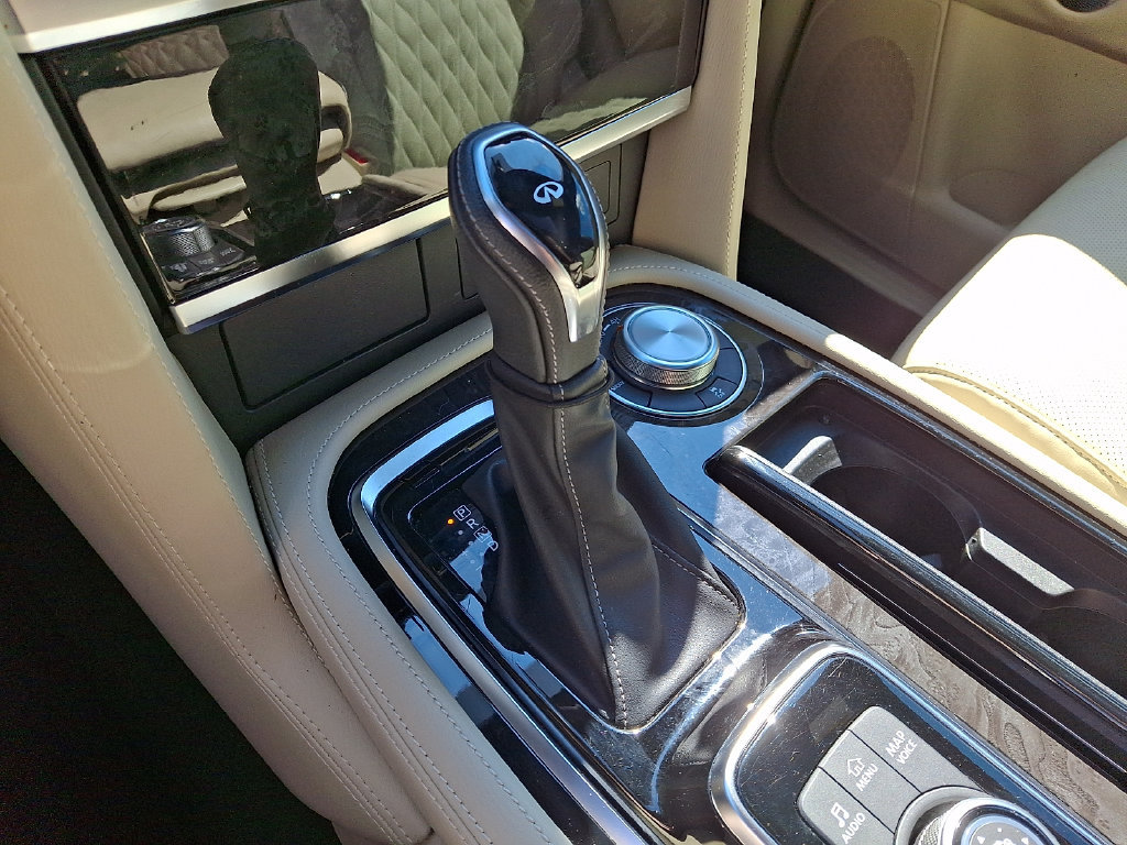 Used 2024 INFINITI QX80 Sensory AWD/4WD image 15