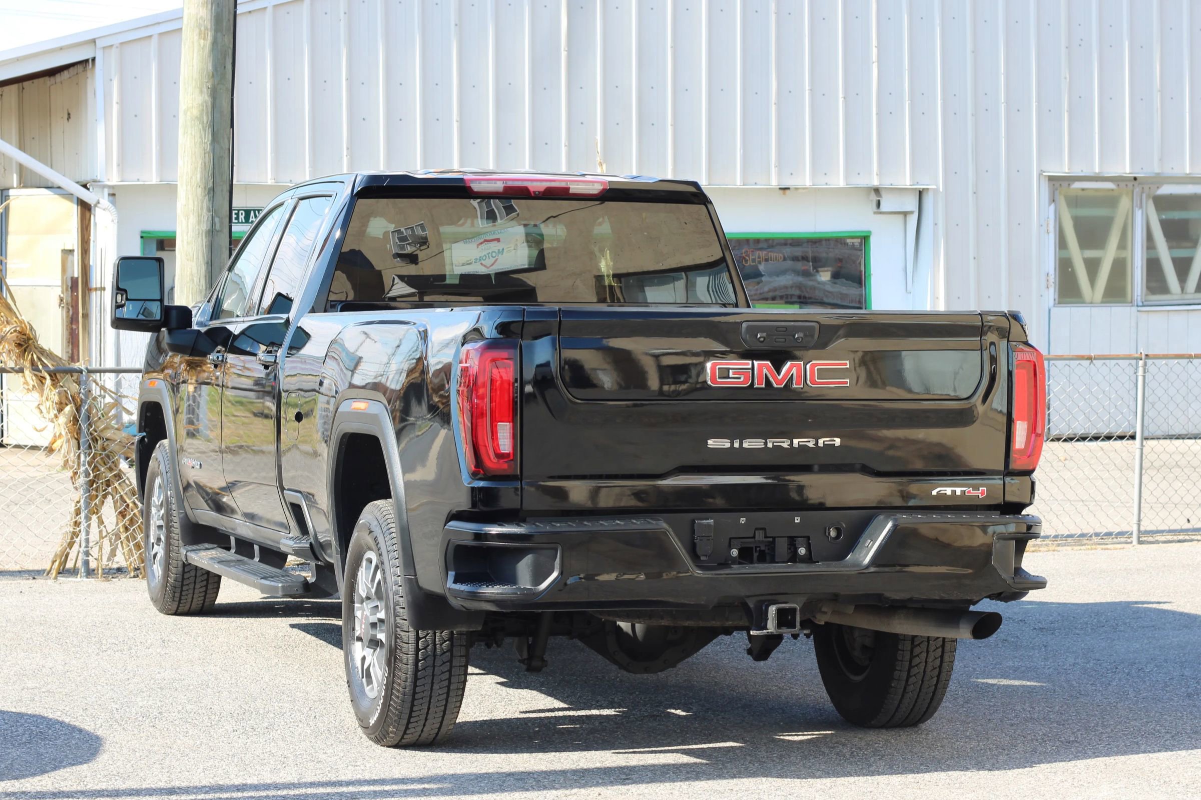 Used 2022 GMC Sierra 2500 AT4 w/ Gooseneck/5TH Wheel Package image 6