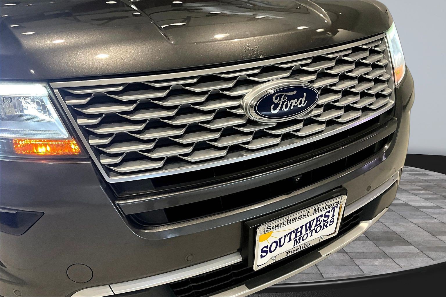 Used 2019 Ford Explorer Platinum AWD/4WD image 33