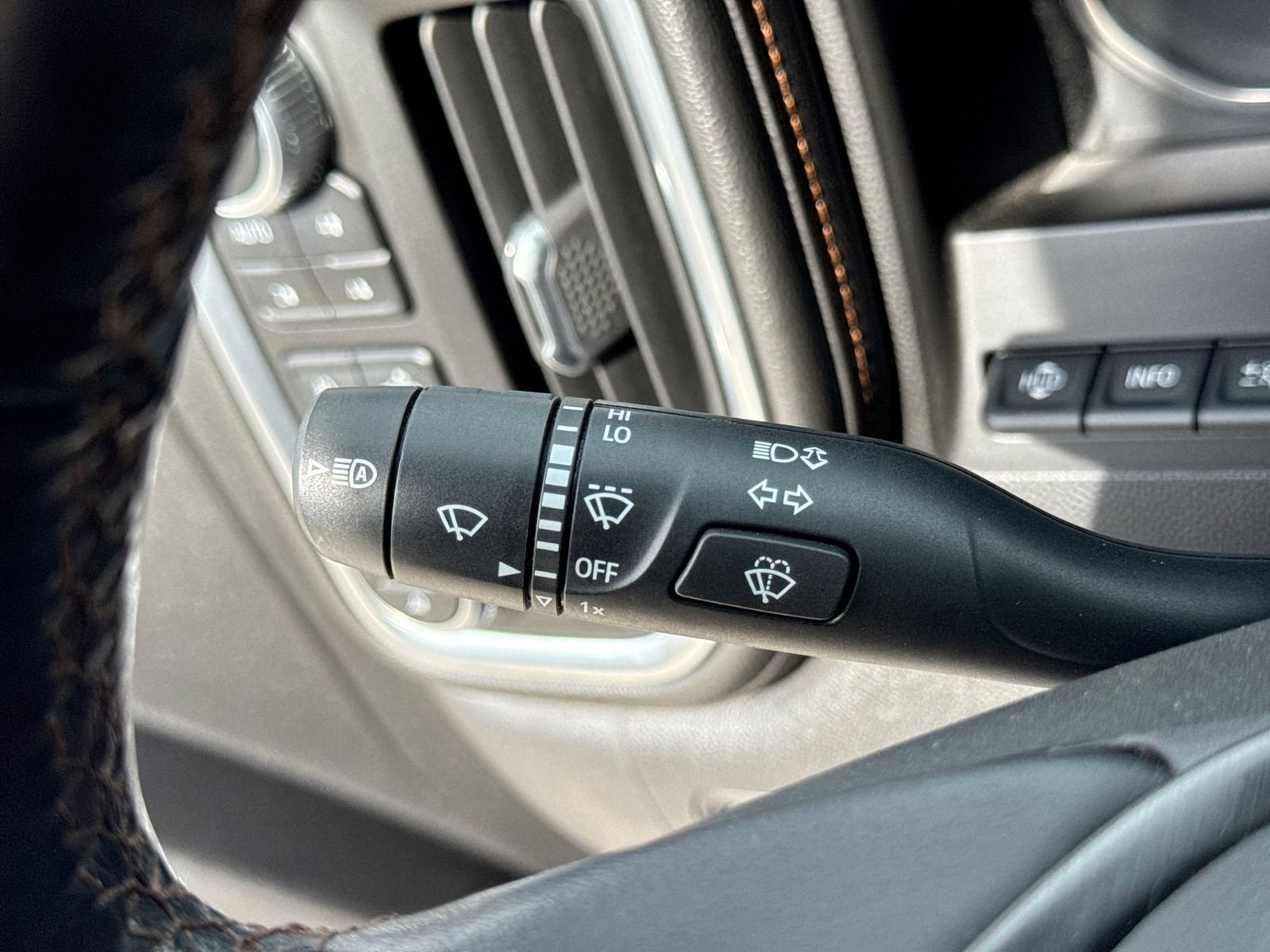 Used 2019 GMC Sierra 1500 AT4 w/ AT4 Premium Package AWD/4WD image 33