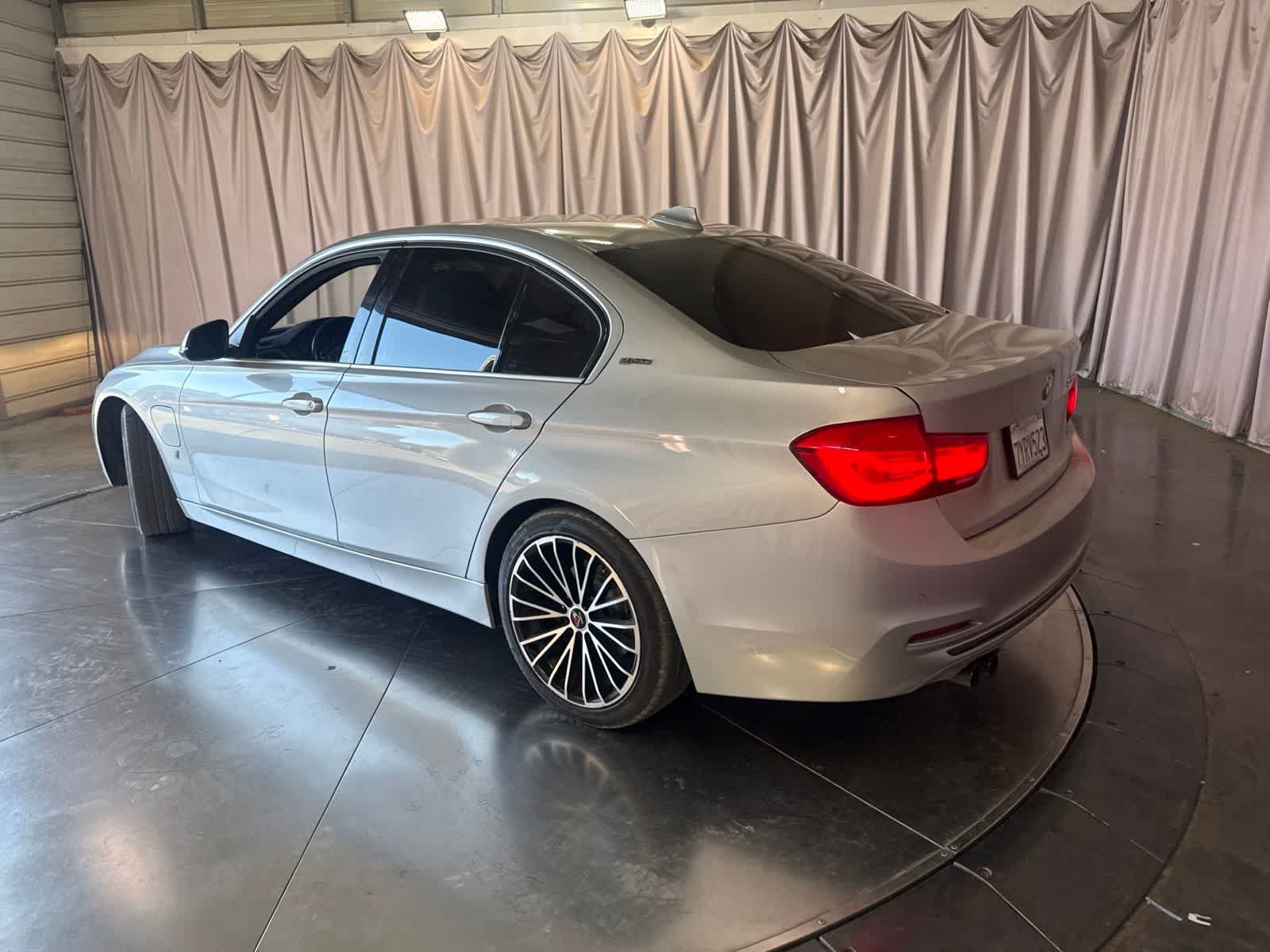 Used 2017 BMW 330e RWD image 7