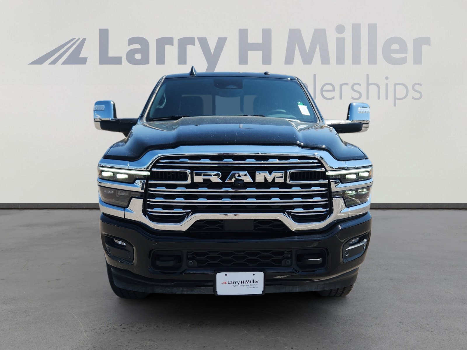New 2025 RAM 2500 Limited AWD/4WD image 9
