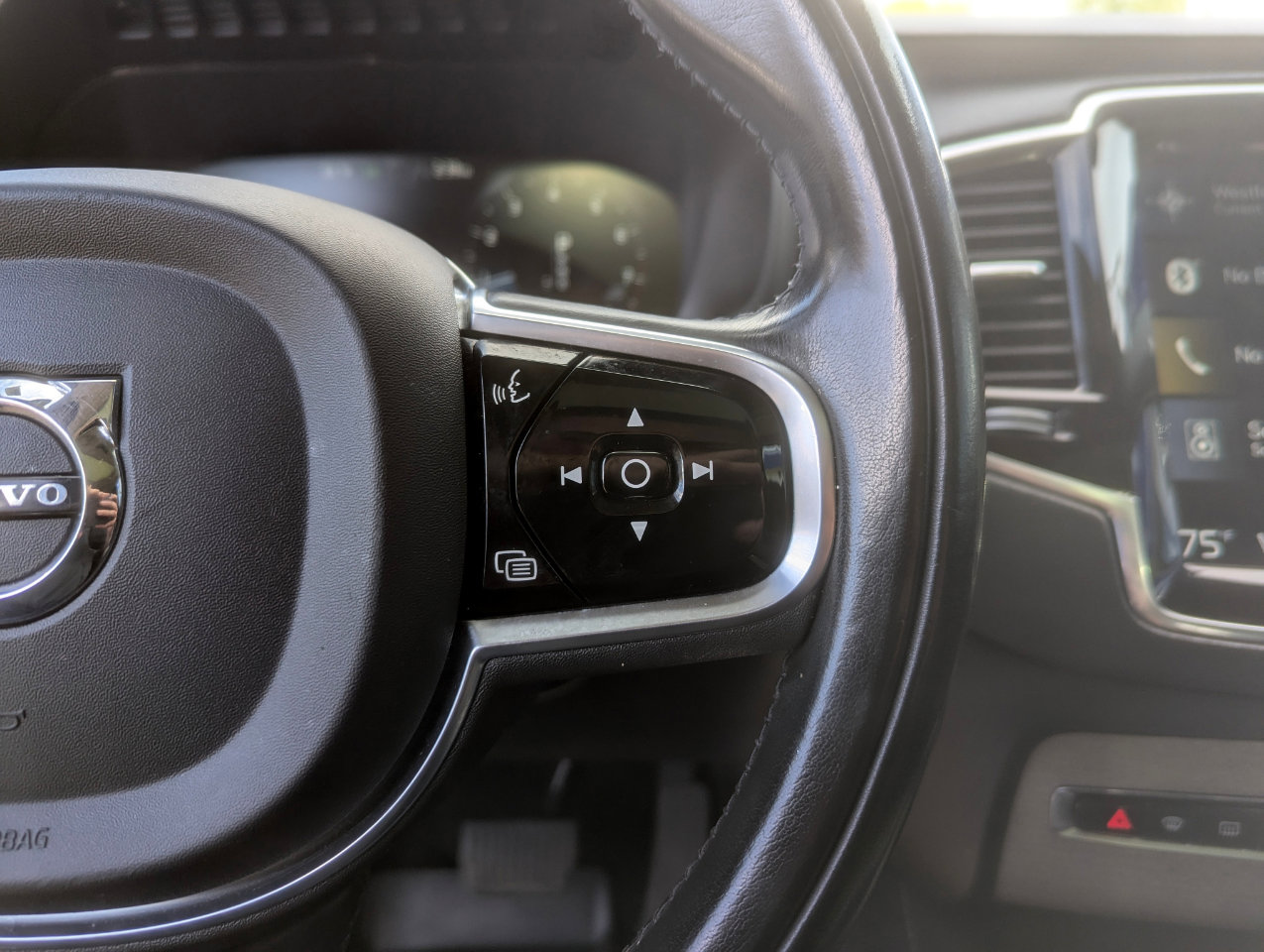 Used 2021 Volvo XC90 T6 Inscription w/ Protection Package image 17