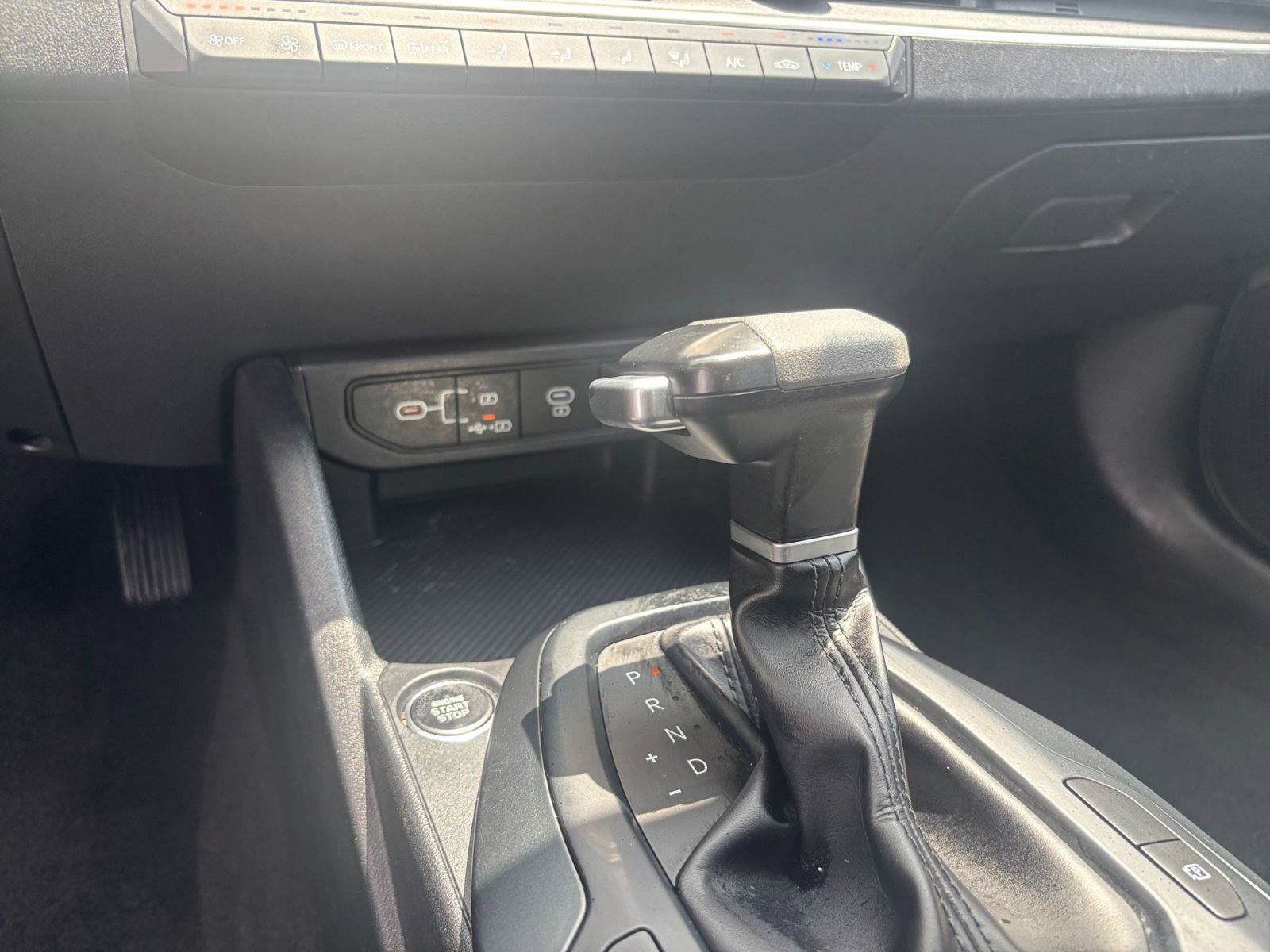Used 2025 Kia K4 FWD image 40