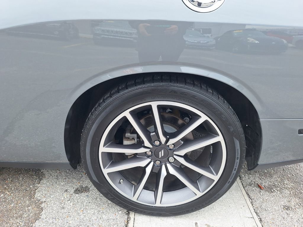 Used 2023 Dodge Challenger R/T w/ Plus Package image 25