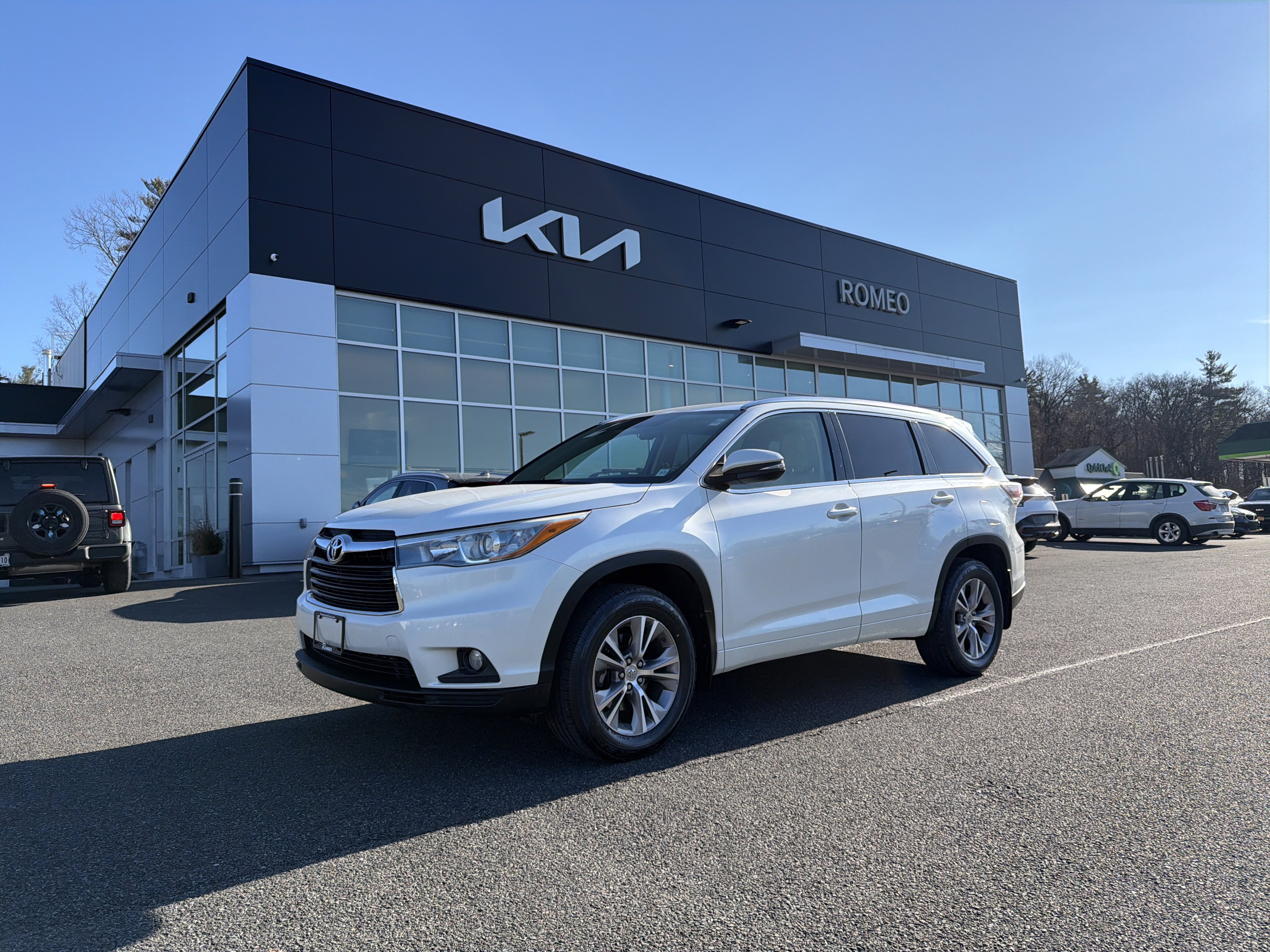 Used 2015 Toyota Highlander XLE image 1