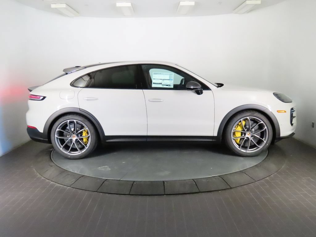 New 2026 Porsche Cayenne Turbo GT AWD/4WD image 8