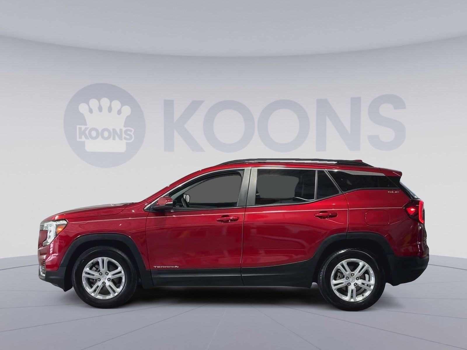 Used 2023 GMC Terrain SLE w/ Driver Convenience Package FWD image 7