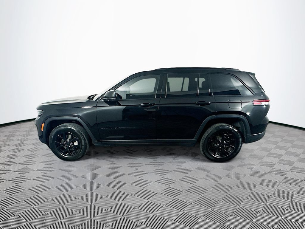 Certified 2024 Jeep Grand Cherokee Altitude AWD/4WD image 7