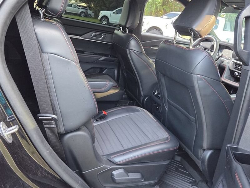 Used 2025 Ford Explorer ST-Line AWD/4WD image 16