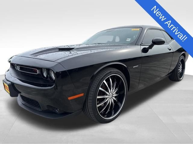 Used 2018 Dodge Challenger R/T RWD video 3