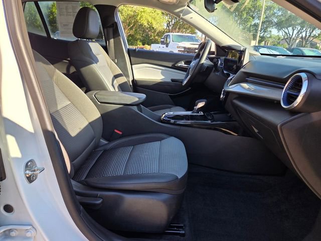 Certified 2025 Chevrolet Trax LT w/ LT Convenience Package FWD image 23
