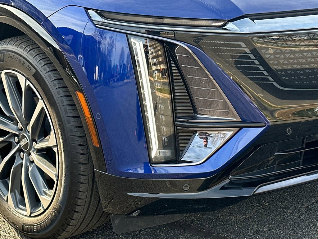 Used 2024 Cadillac Lyriq Sport image 12