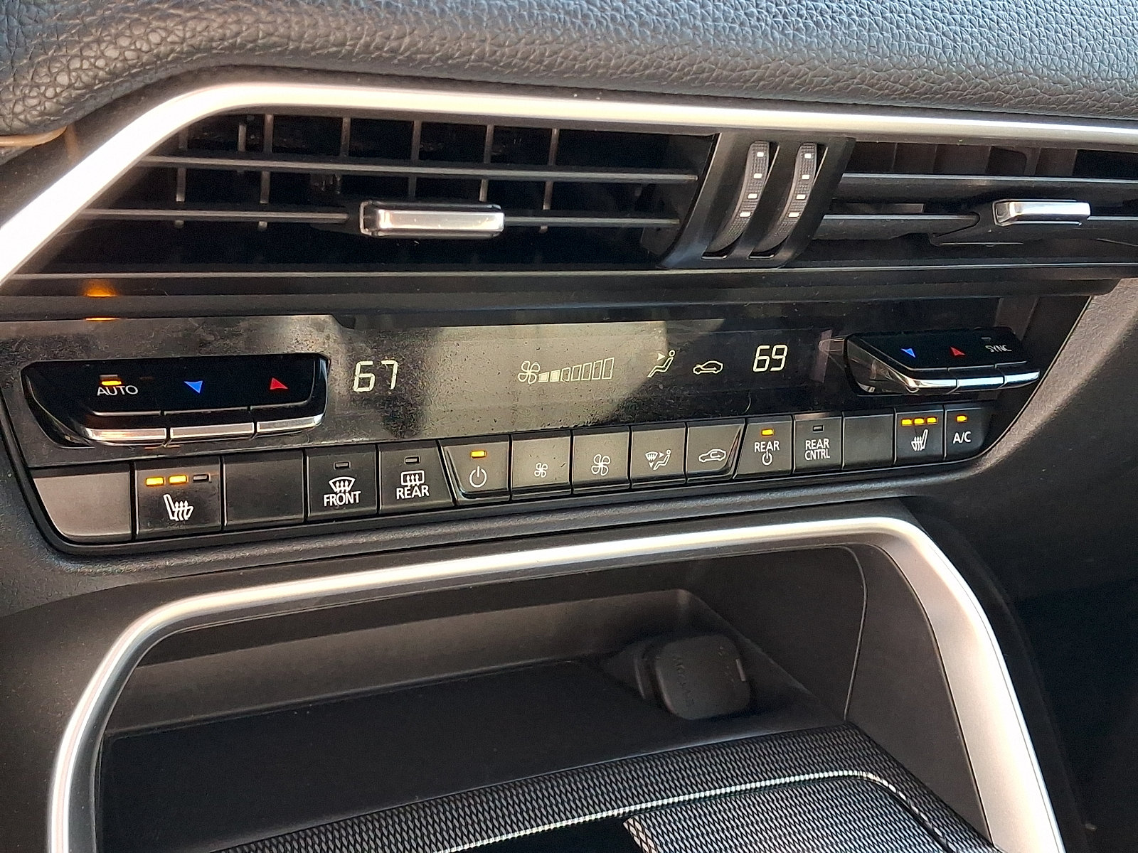 Certified 2024 MAZDA CX-90 3.3 Turbo w/ Preferred Package AWD/4WD image 19