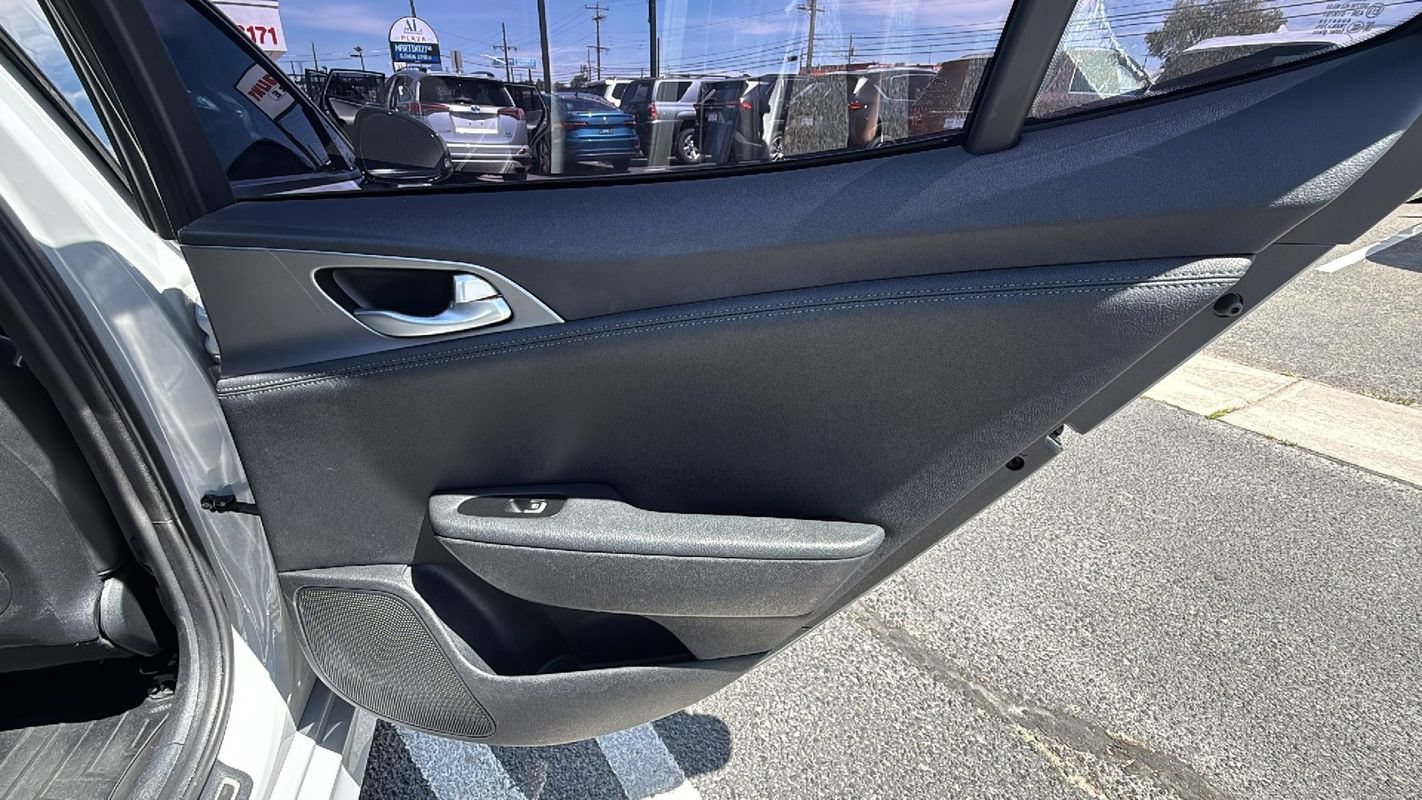 Used 2018 Kia Stinger GT AWD/4WD image 15