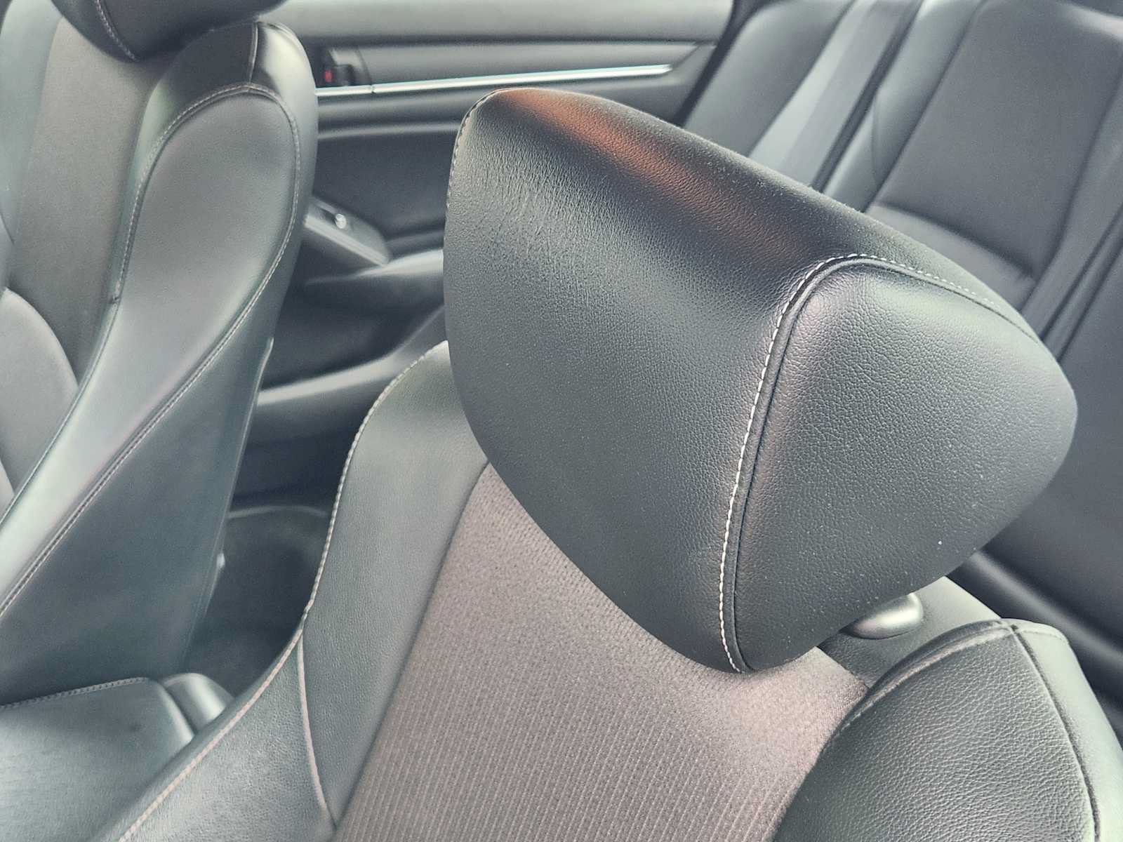 Used 2018 Honda Accord Sport image 14