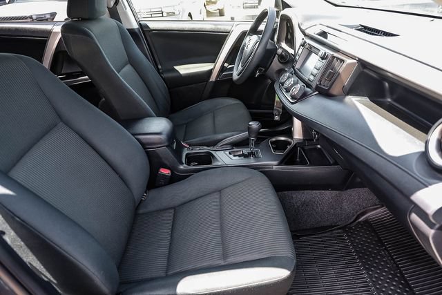 Used 2018 Toyota RAV4 LE w/ All Weather Liner Package FWD image 19