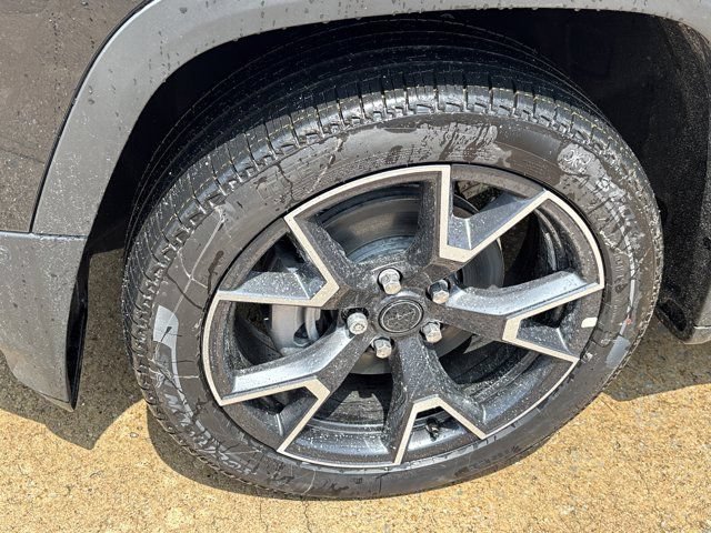 New 2026 Jeep Cherokee Overland AWD/4WD image 12