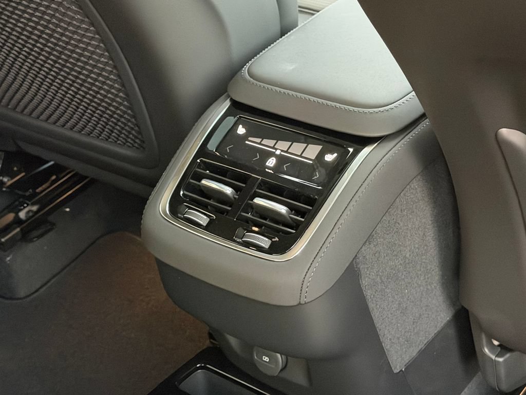New 2026 Volvo XC90 B6 Ultra AWD/4WD image 12