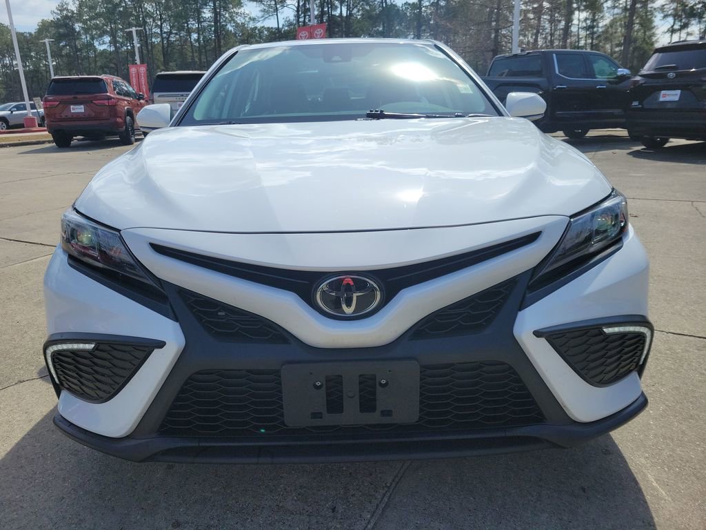 Certified 2024 Toyota Camry SE w/ Convenience Package image 4