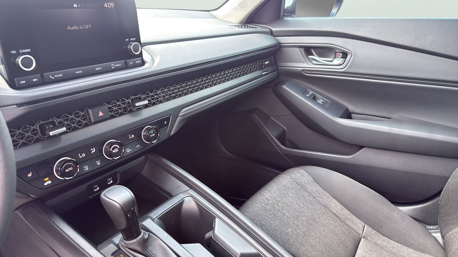 Used 2024 Honda Accord EX image 19
