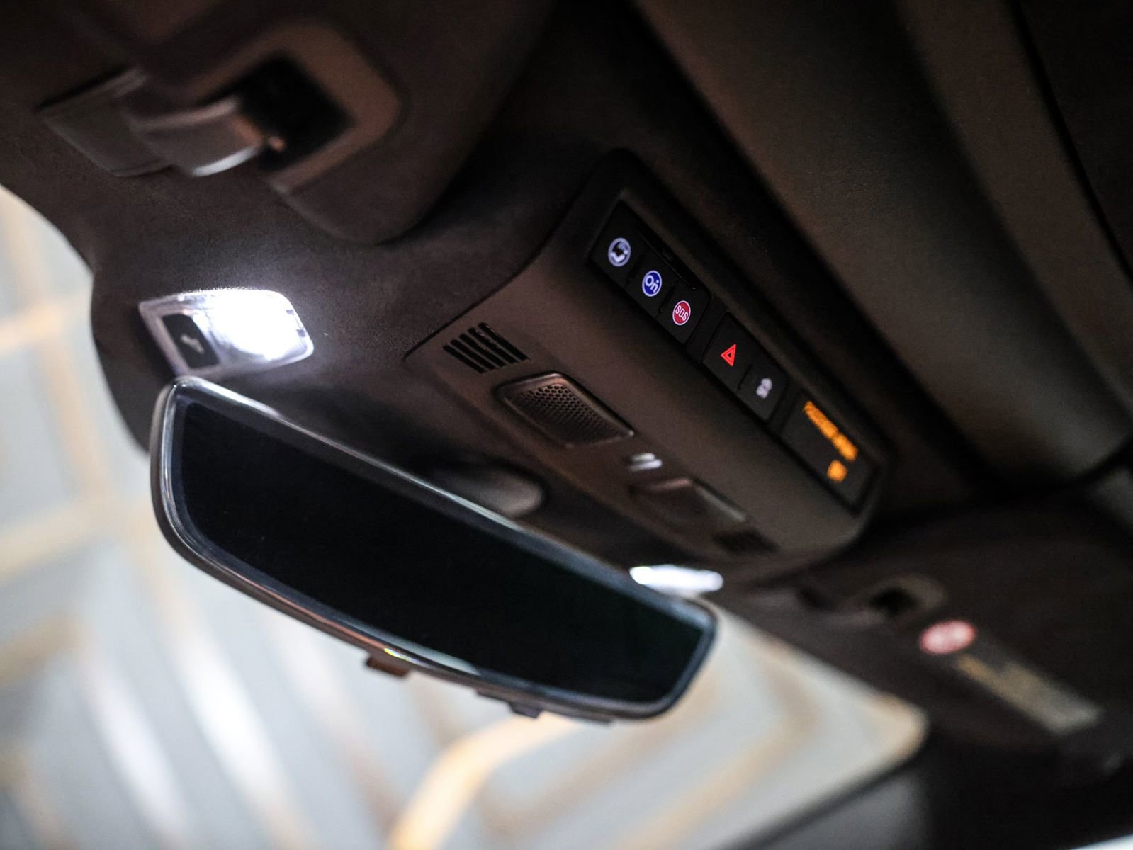 Used 2020 Chevrolet Corvette Stingray Premium Cpe w/ 3LT Preferred Equipment Group image 31