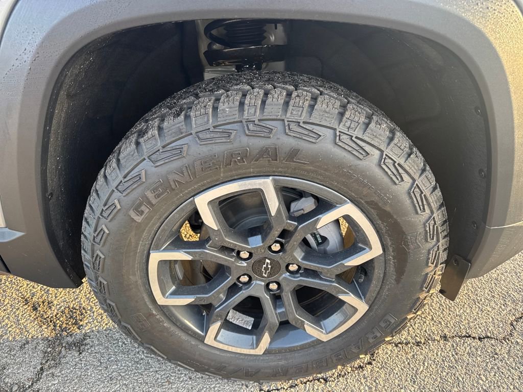 New 2026 Chevrolet Equinox ACTIV w/ Convenience Package III image 11