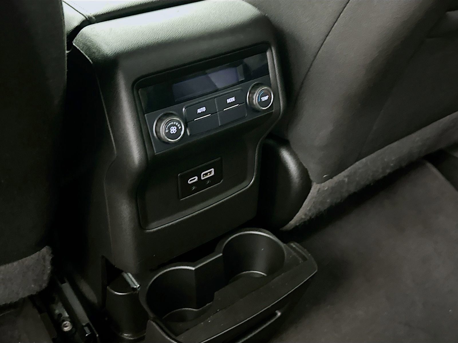 Used 2021 GMC Acadia SLE image 25