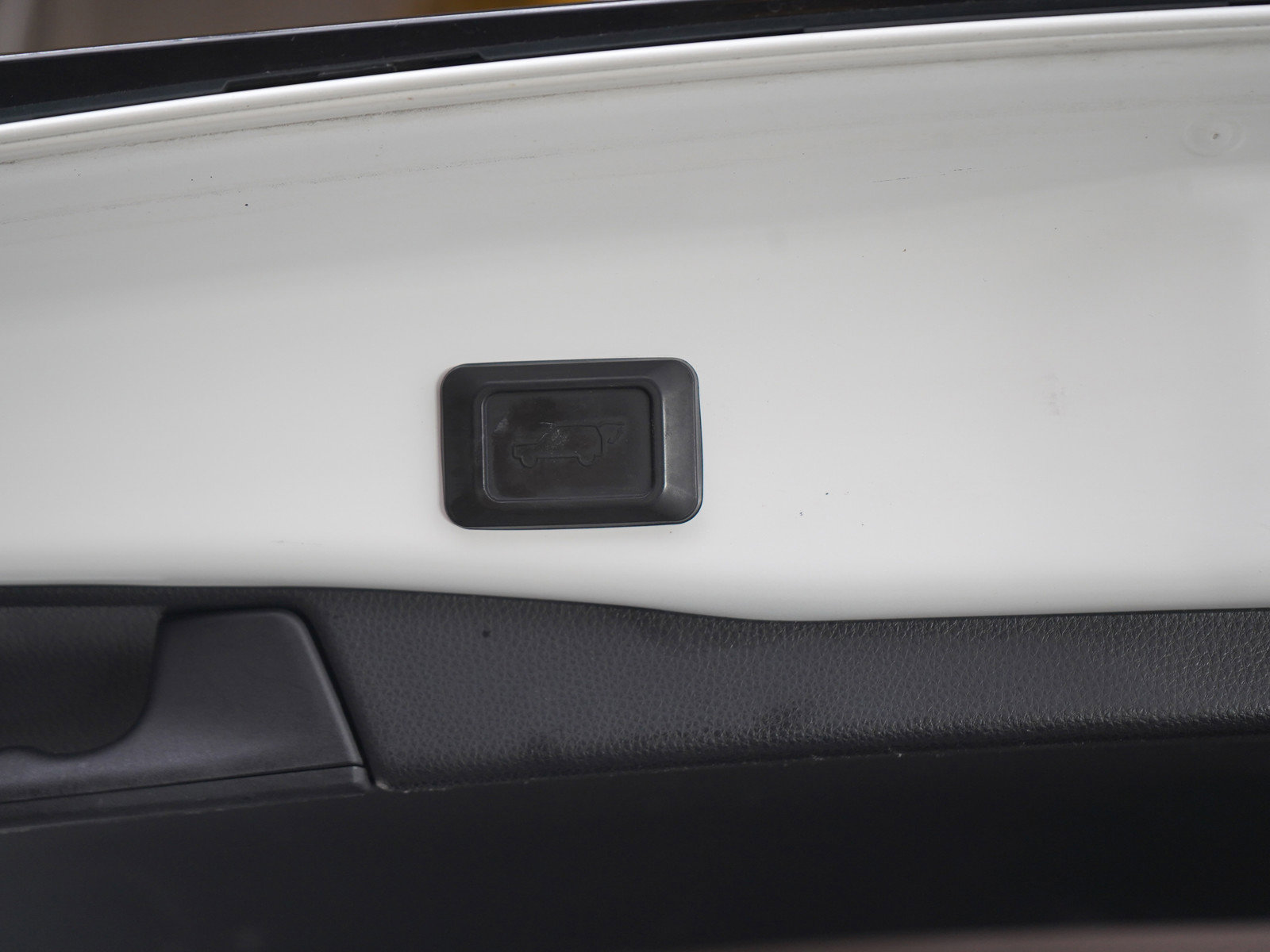 Used 2020 Toyota RAV4 XSE image 11