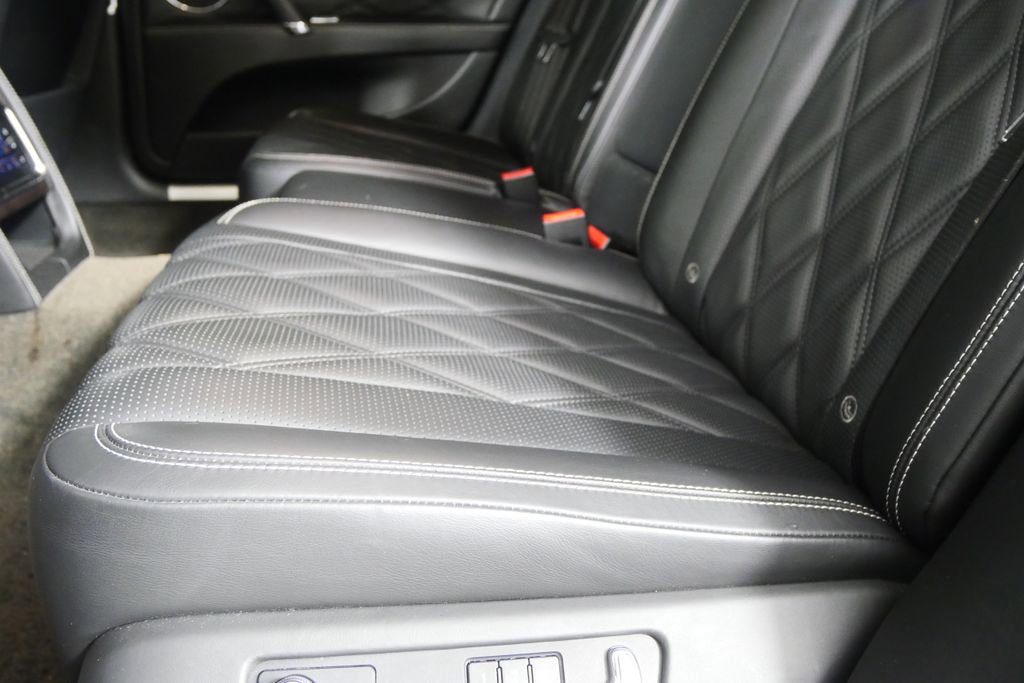 Used 2016 Bentley Flying Spur W12 image 14