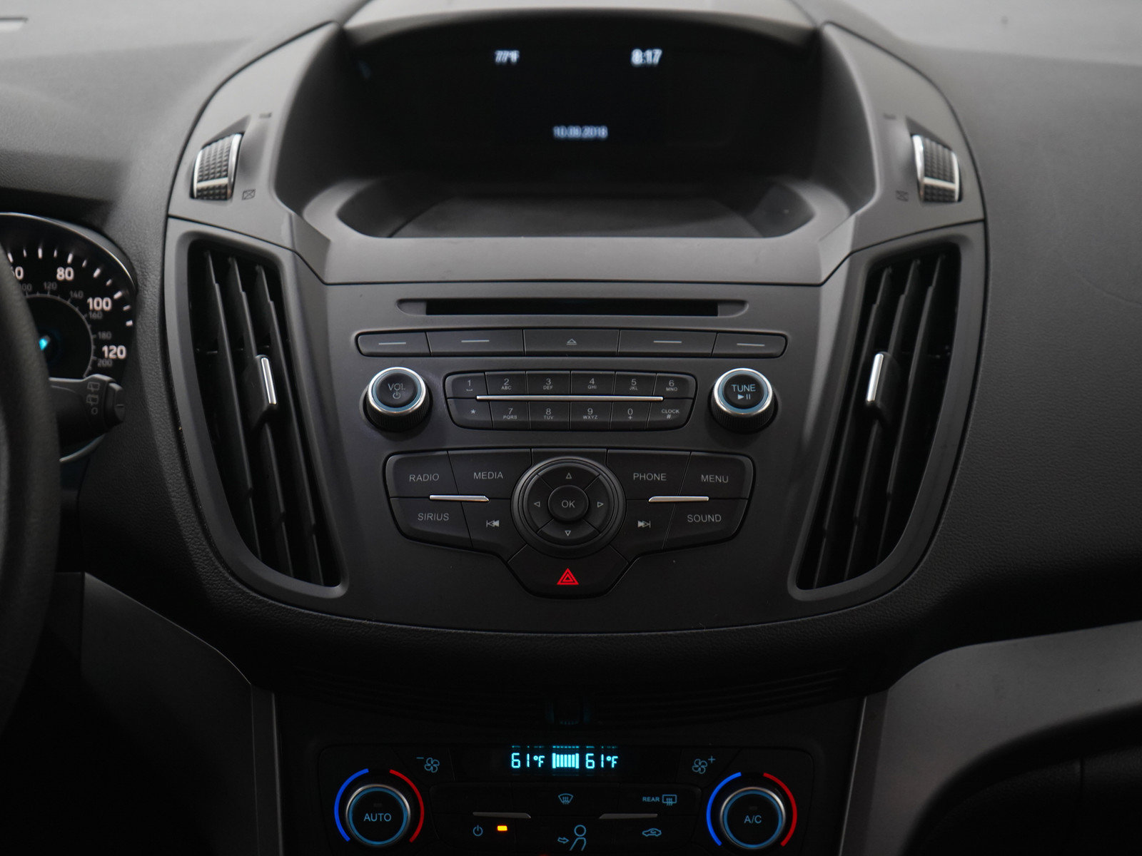 Used 2018 Ford Escape SE w/ Ford Safe & Smart Package FWD image 15