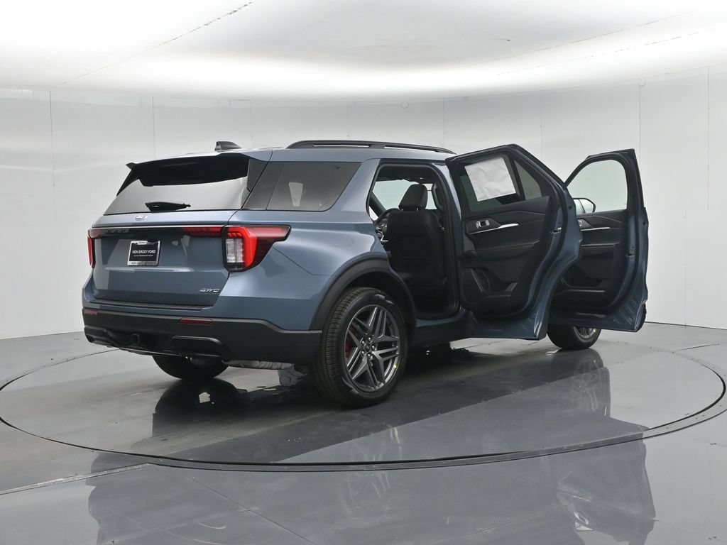 New 2026 Ford Explorer ST-Line w/ ST-Line Street Pack AWD/4WD image 31