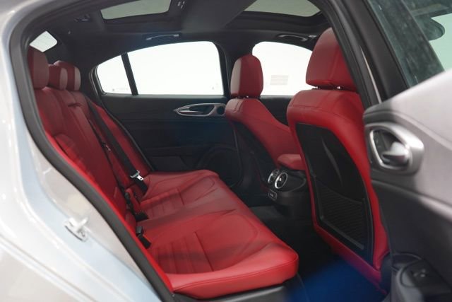 New 2025 Alfa Romeo Giulia AWD w/ Driving Assist Package image 33