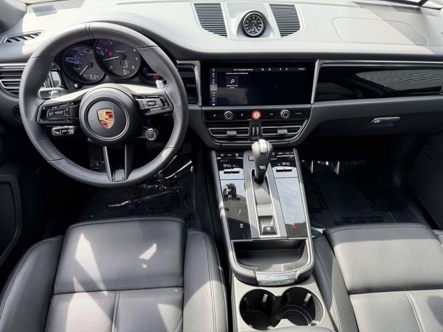 Used 2025 Porsche Macan Turbo image 15