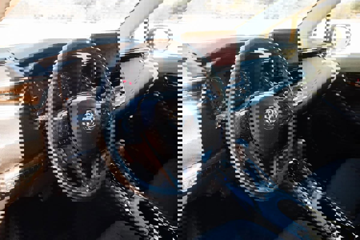 Used 2023 Toyota Corolla LE image 12